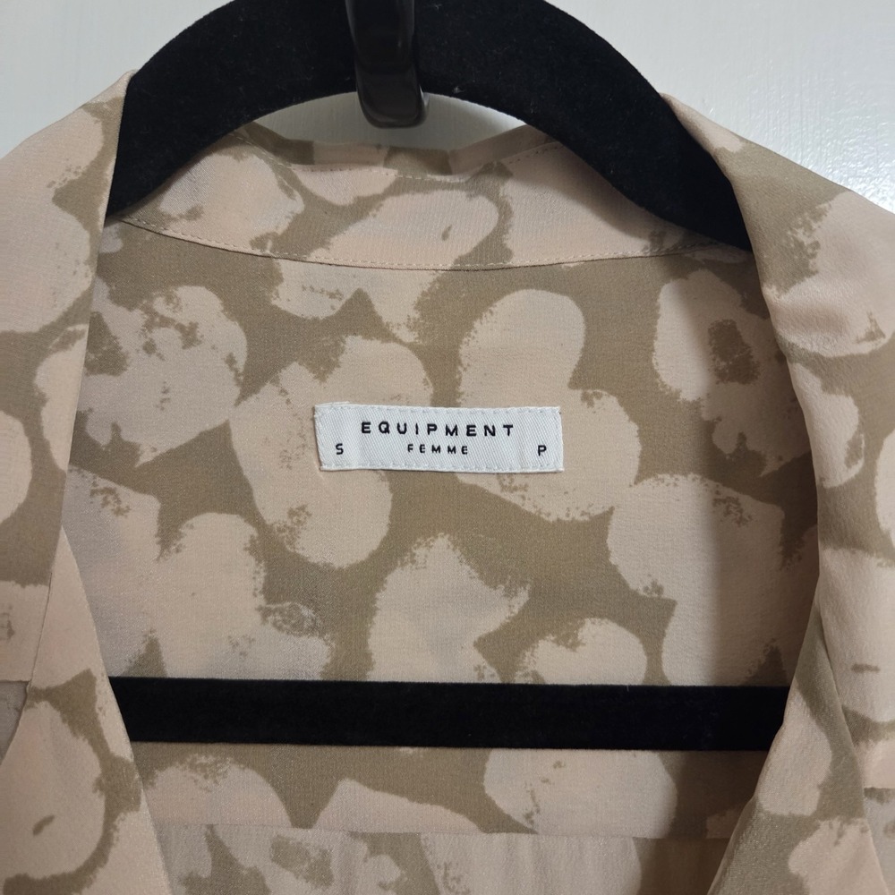 Equipment Femme Womens Adalyn Silk Blouse Blush Pink Butterfly Accent‎ Small - Picture 4 of 9